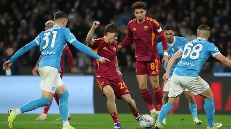 Napoli dan Roma Berebut Poin Penting dalam Laga Serie A