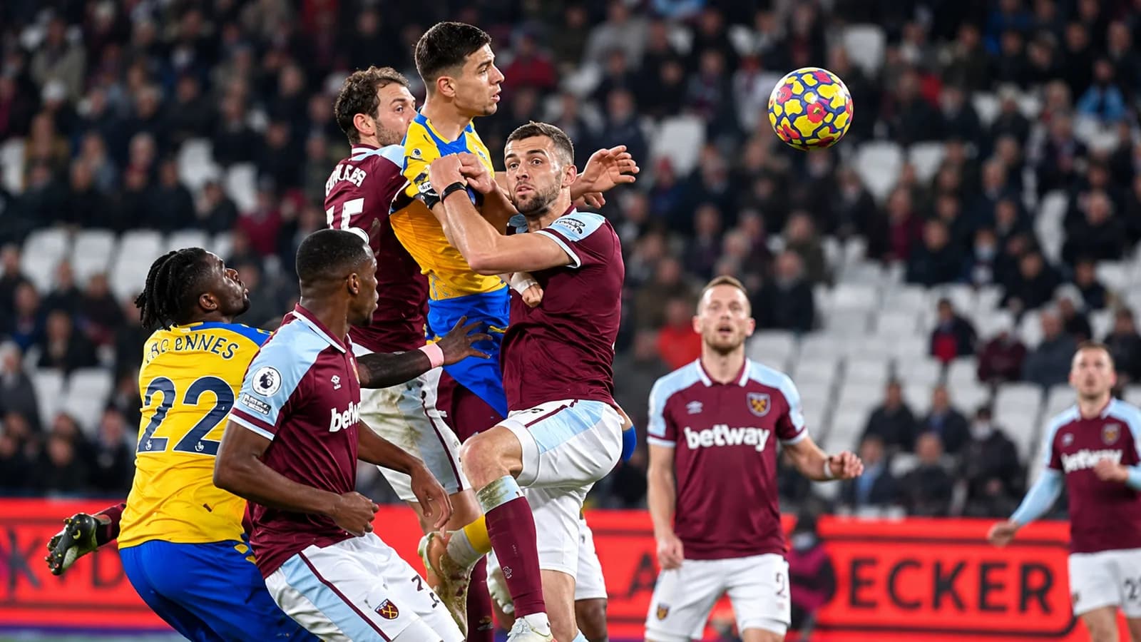 West Ham Tumbang di Kandang! Southampton Bangkit dan Curi Kemenangan Dramatis 3-2