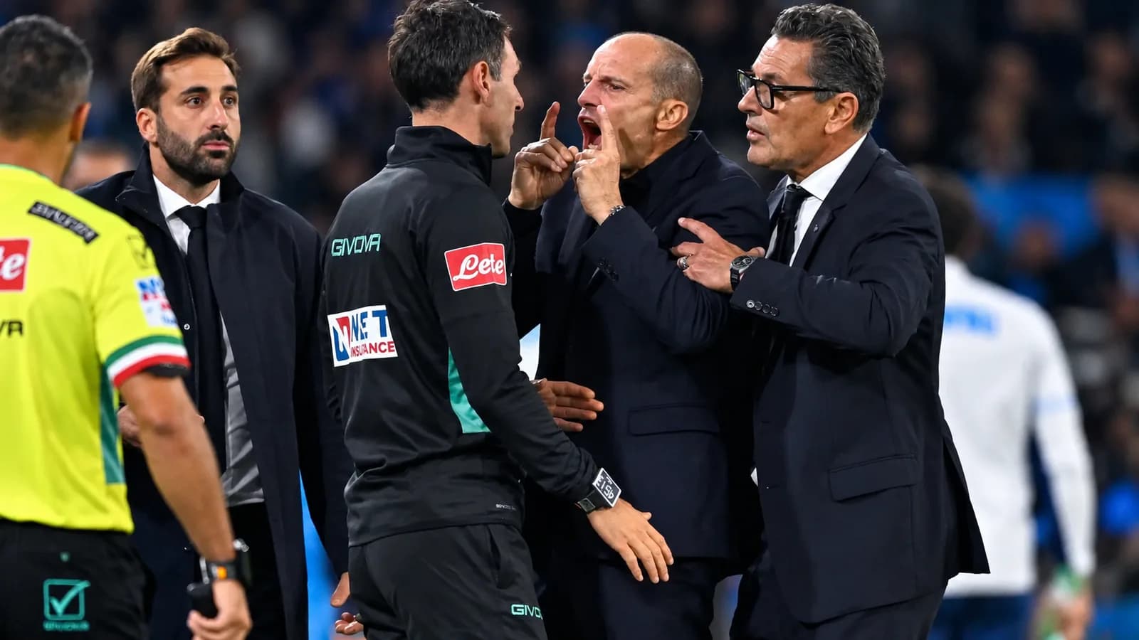 Panas Usai Napoli vs Roma! Ucapan Massimiliano Allegri Masuk Laporan, Ancaman Sanksi Membayangi  LUMBUNG GOAL – Pelatih Napoli, Massimiliano Allegri, menghadapi potensi sanksi setelah komentarnya terkait pertandingan melawan AS Roma dilaporkan kepada otoritas disiplin sepak bola Italia. Persoalan in