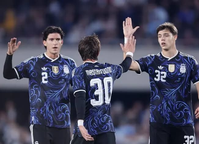 Friendly Match Hari Ini! Argentina Sudah Selesai, Amerika Serikat Vs Kanada Jadi Duel Berikutnya  Setelah rangkaian pertandingan persahabatan pada 6 Oktober, sejumlah laga internasional kembali berlangsung pada 7 Oktober. Jadwal kali ini lebih banyak menghadirkan pertandingan dari kawasan Amerika, d