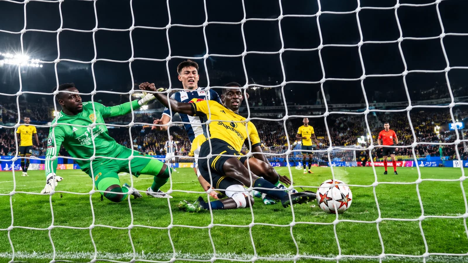 PESTA DI ESTÁDIO DA LUZ: BENFICA HAJAR CELTIC 4-1, JHON DURÁN CETAK DUA GOL